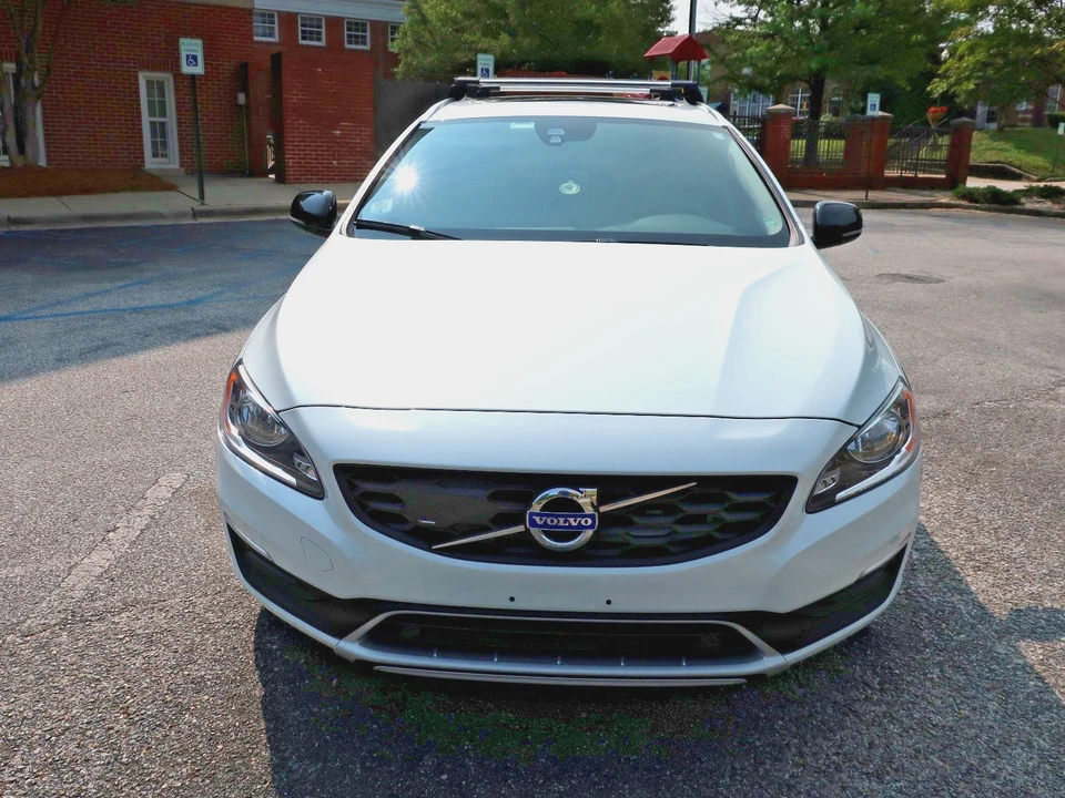 2018 Volvo V60 1st Gen - Image 2 of 21