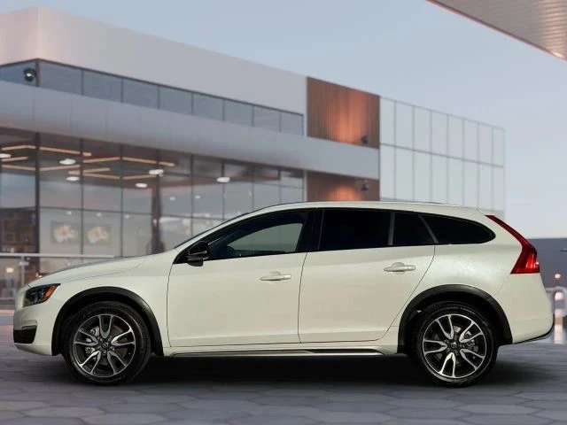 2018 Volvo V60 2nd Gen - Image 9 of 21