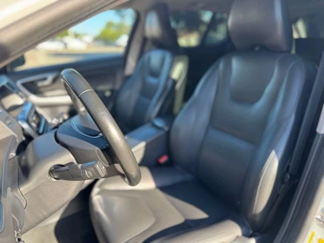 2018 Volvo V60 1st Gen - Image 17 of 21