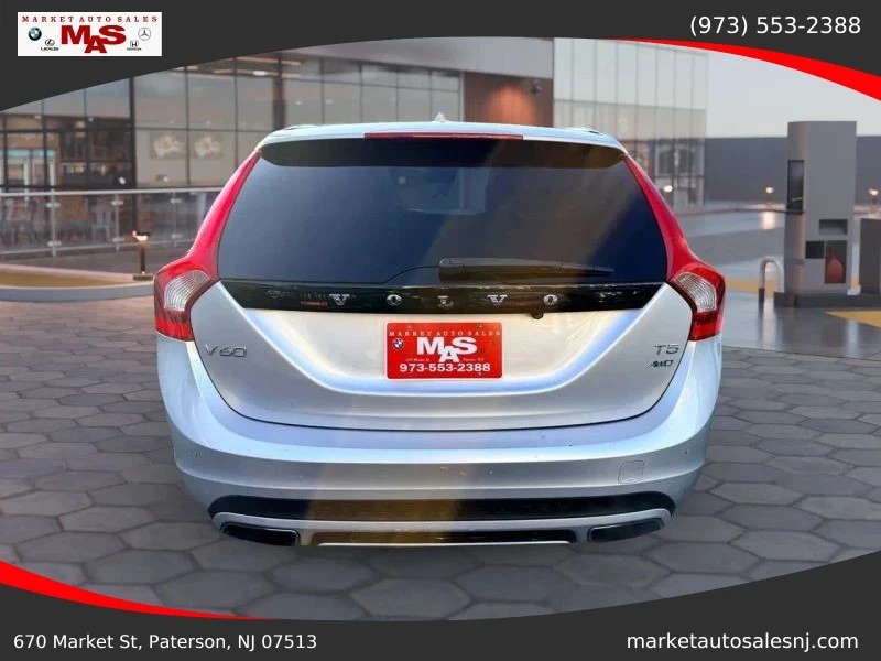 2018 Volvo V60 1st Gen - Image 5 of 12