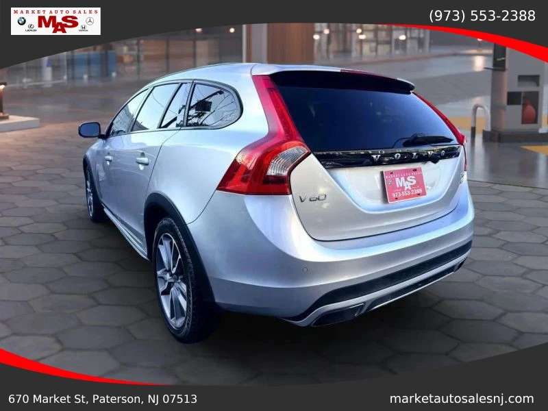 2018 Volvo V60 1st Gen - Image 4 of 12