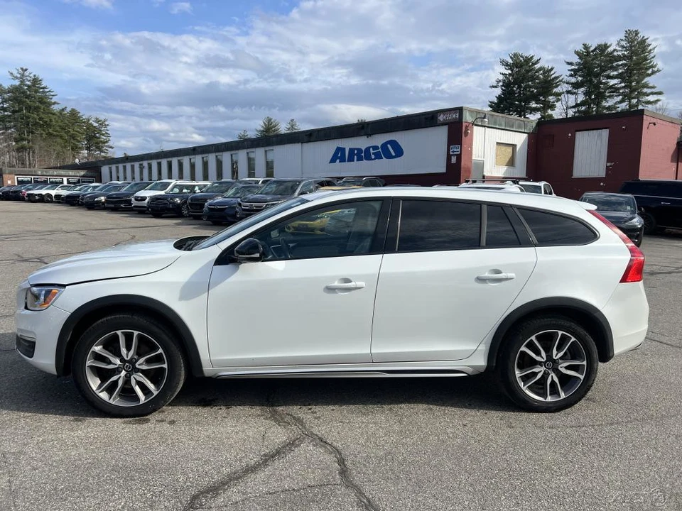2018 Volvo V60 1st Gen - Image 10 of 12