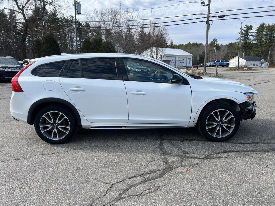 2018 Volvo V60 1st Gen - Image 2 of 12