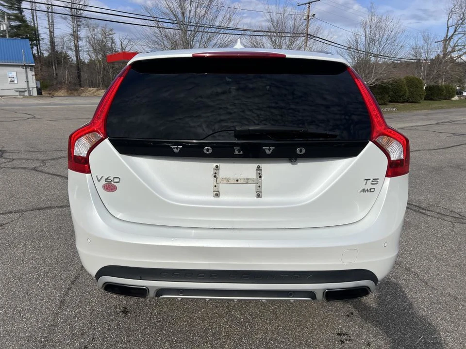 2018 Volvo V60 1st Gen - Image 4 of 12