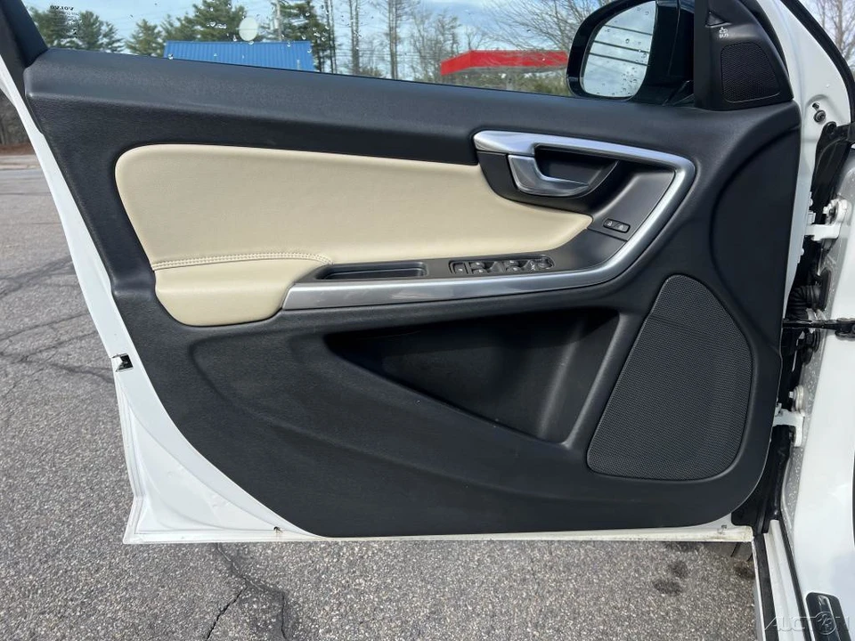 2018 Volvo V60 1st Gen - Image 12 of 12