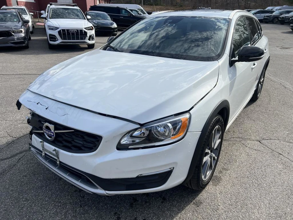 2018 Volvo V60 1st Gen - Image 11 of 12