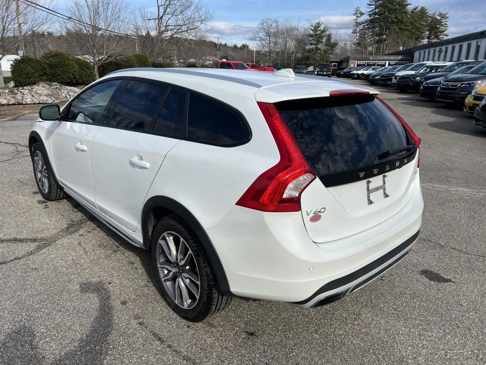 2018 Volvo V60 1st Gen - Image 7 of 12