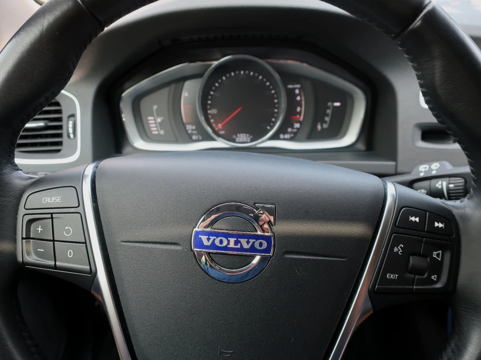 2018 Volvo V60 1st Gen - Image 10 of 21