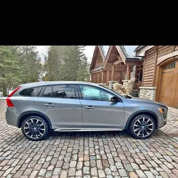 2018 Volvo V60 Cross Country T5