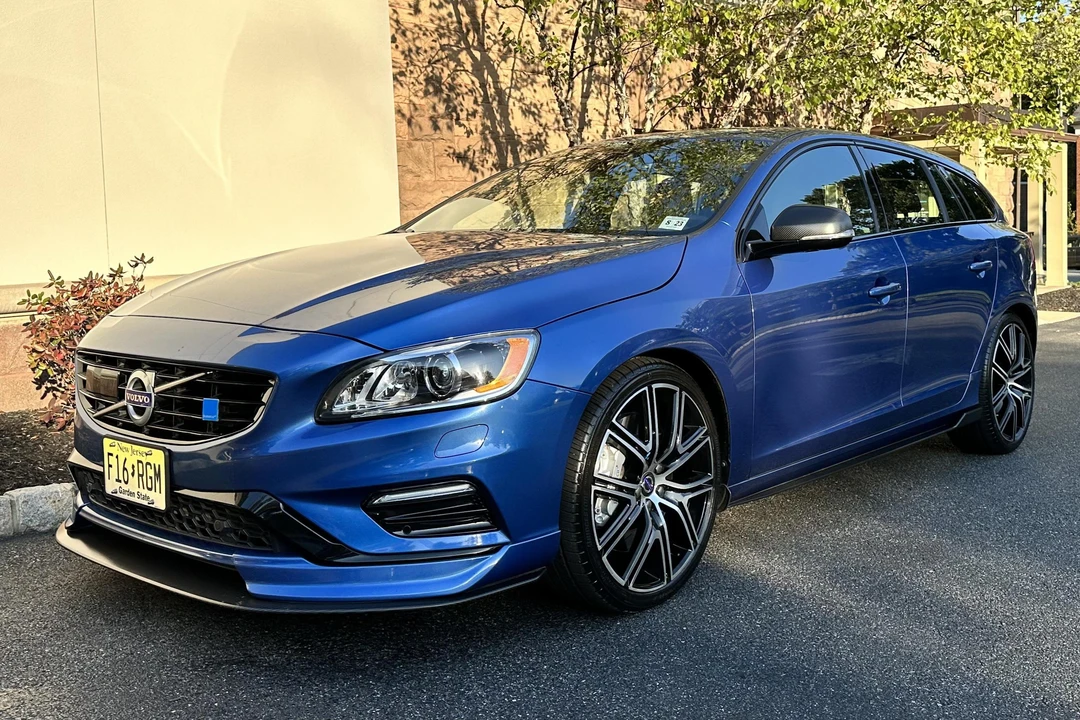 2018 Volvo V60 1st Gen - Image 2 of 31