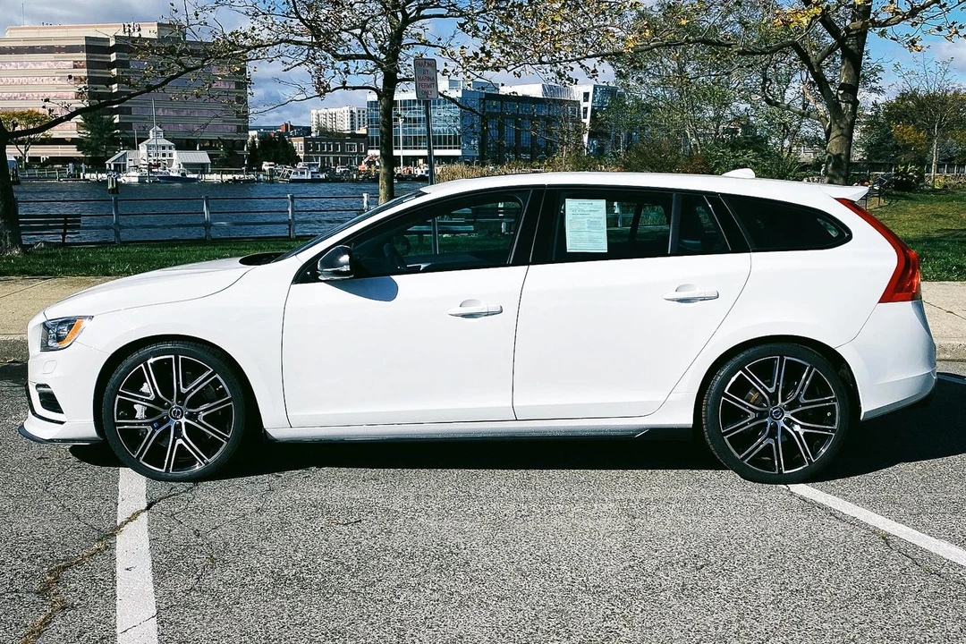 2018 Volvo V60 1st Gen - Image 2 of 4