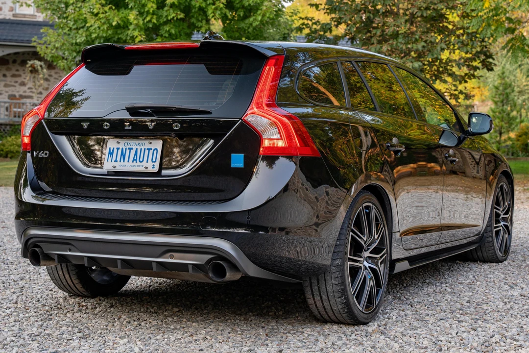 2018 Volvo V60 1st Gen - Image 4 of 31
