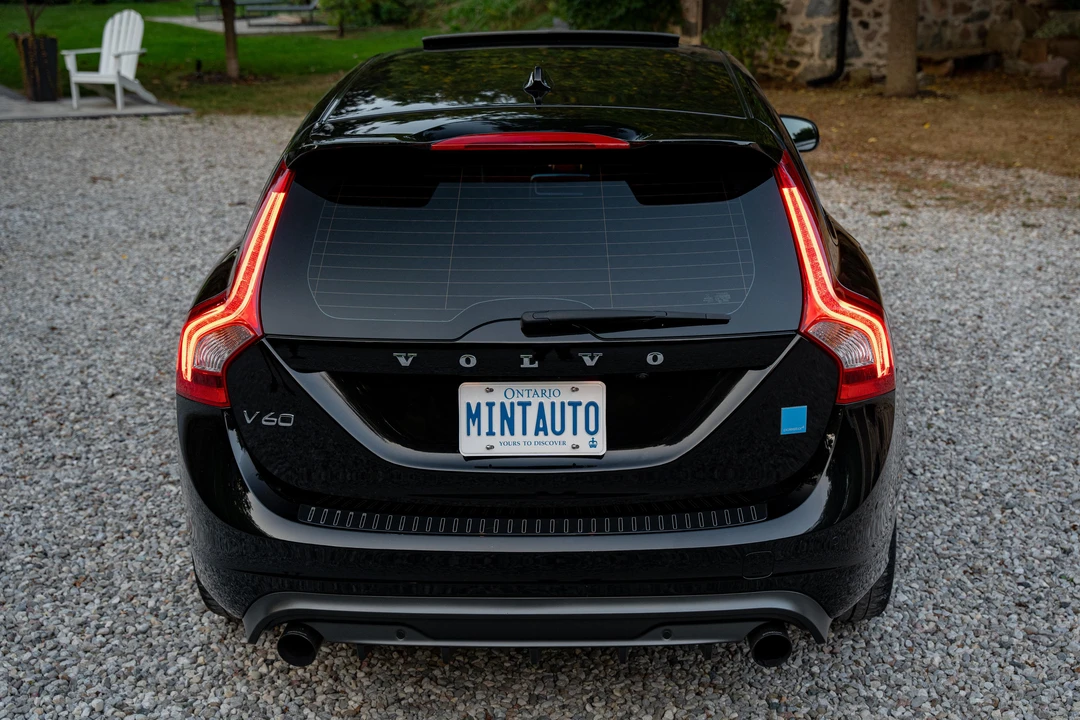 2018 Volvo V60 1st Gen - Image 10 of 31