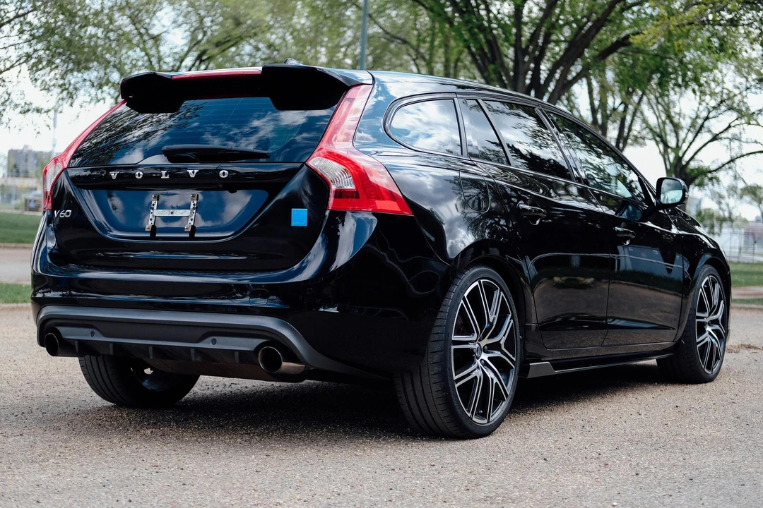 2018 Volvo V60 1st Gen - Image 25 of 31