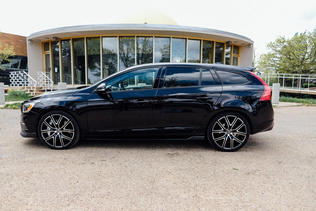 2018 Volvo V60 1st Gen - Image 17 of 31