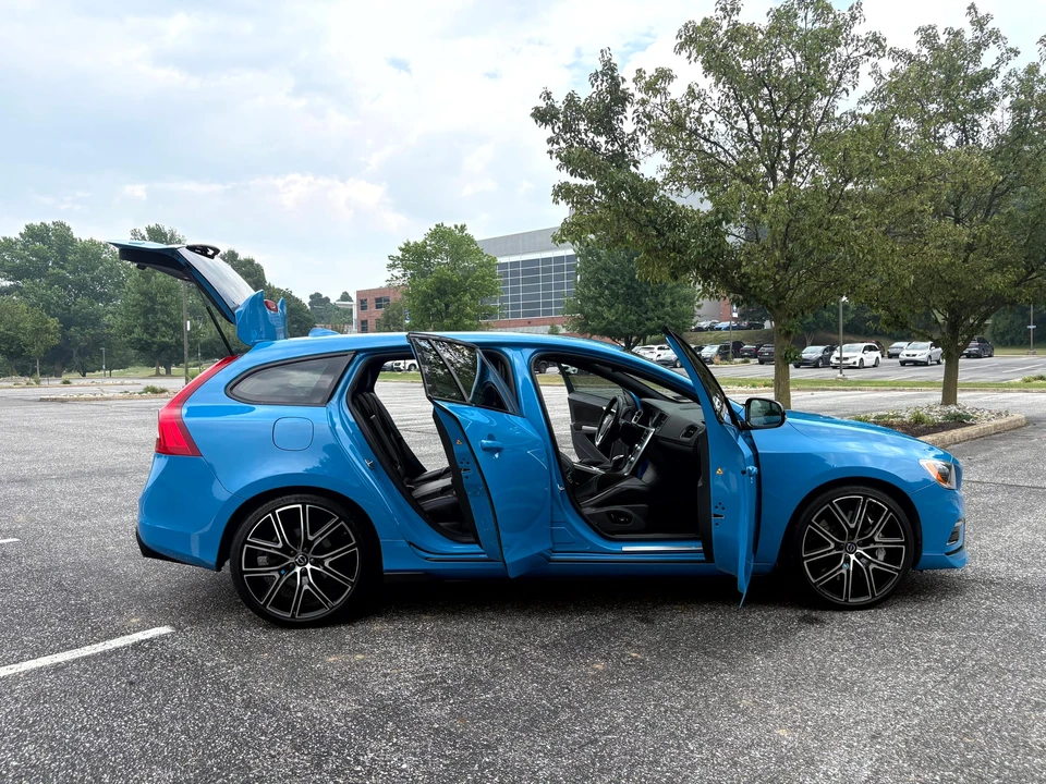 2018 Volvo V60 1st Gen - Image 15 of 31