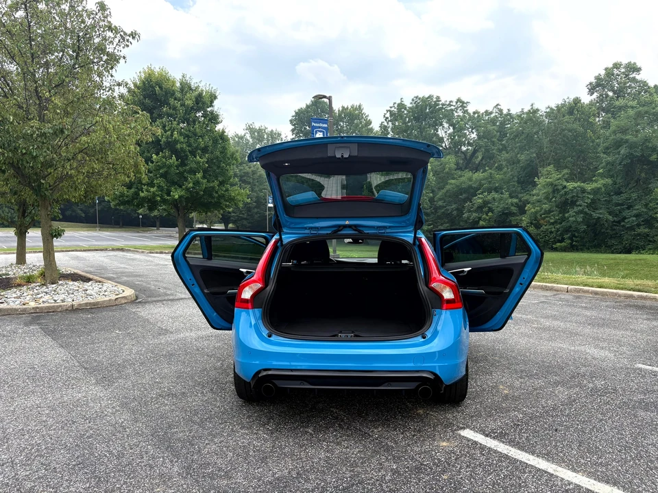 2018 Volvo V60 1st Gen - Image 17 of 31