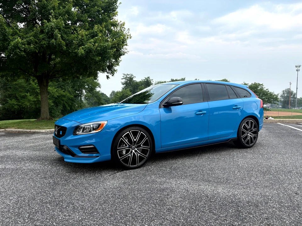 2018 Volvo V60 1st Gen - Image 2 of 31