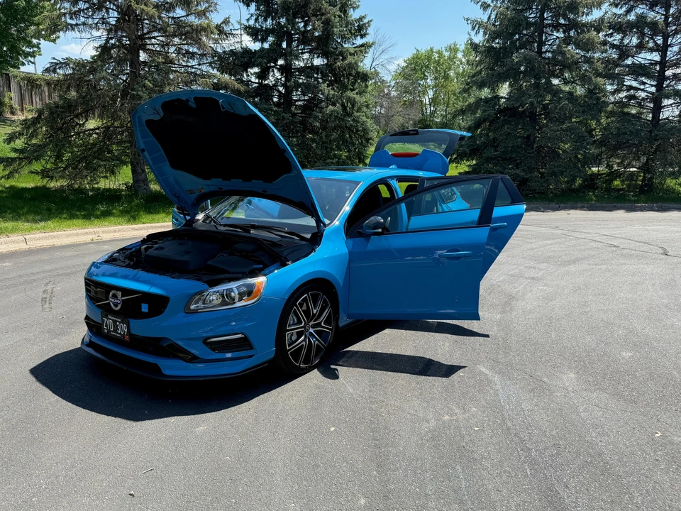 2018 Volvo V60 1st Gen - Image 17 of 31