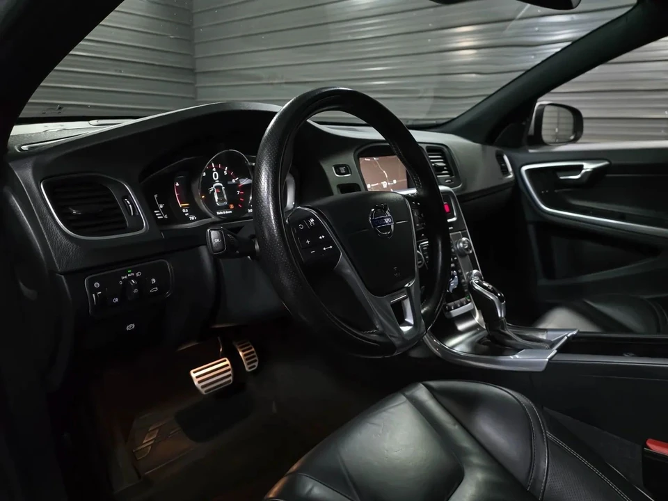 2018 Volvo V60 1st Gen - Image 10 of 12