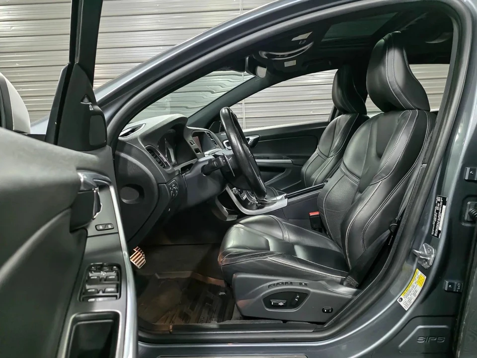 2018 Volvo V60 1st Gen - Image 13 of 21