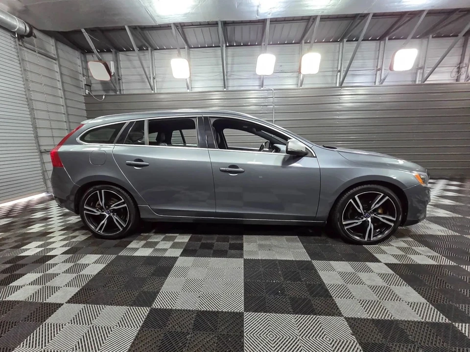 2018 Volvo V60 1st Gen - Image 9 of 12