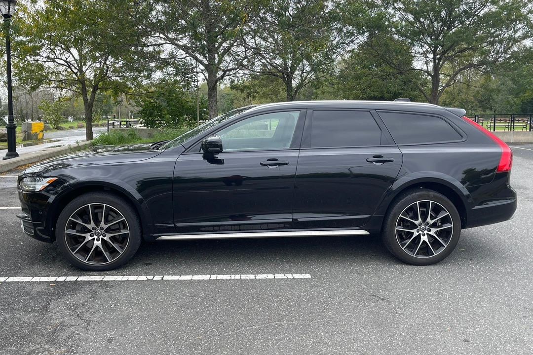 2018 Volvo V90 - Image 3 of 31