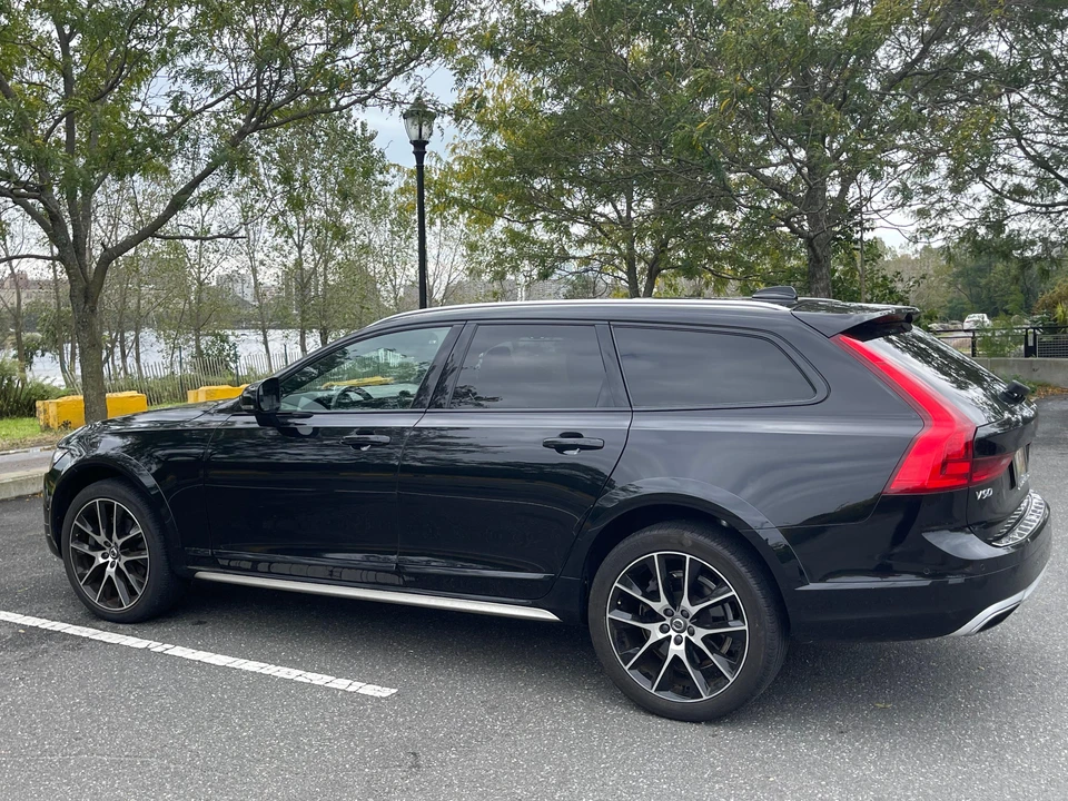 2018 Volvo V90 - Image 10 of 31