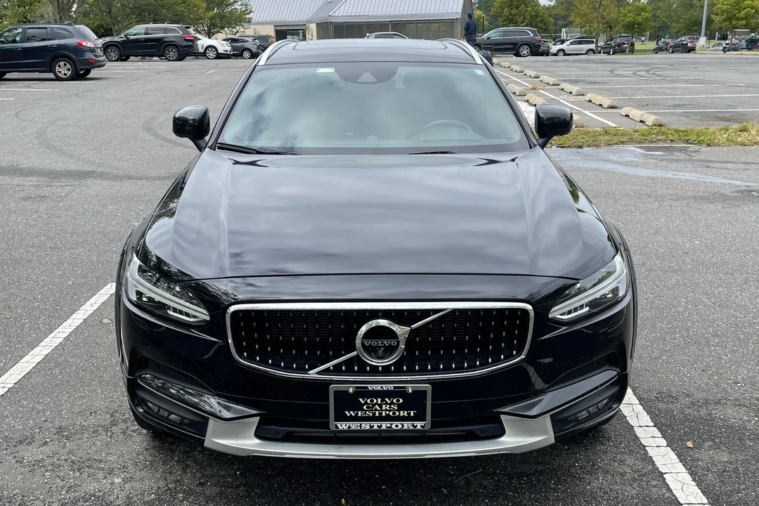 2018 Volvo V90 - Image 2 of 31
