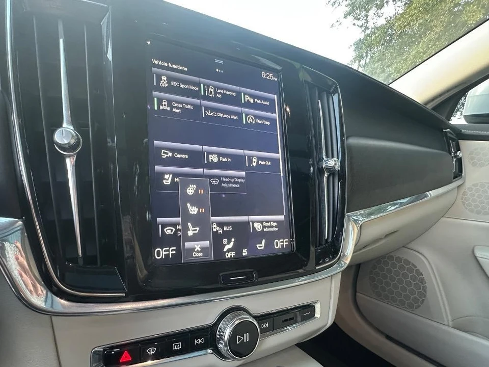 2018 Volvo V90 - Image 13 of 21