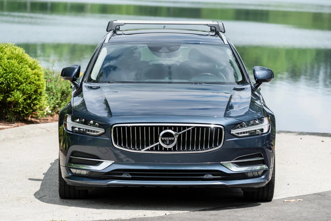 2018 Volvo V90 - Image 2 of 31