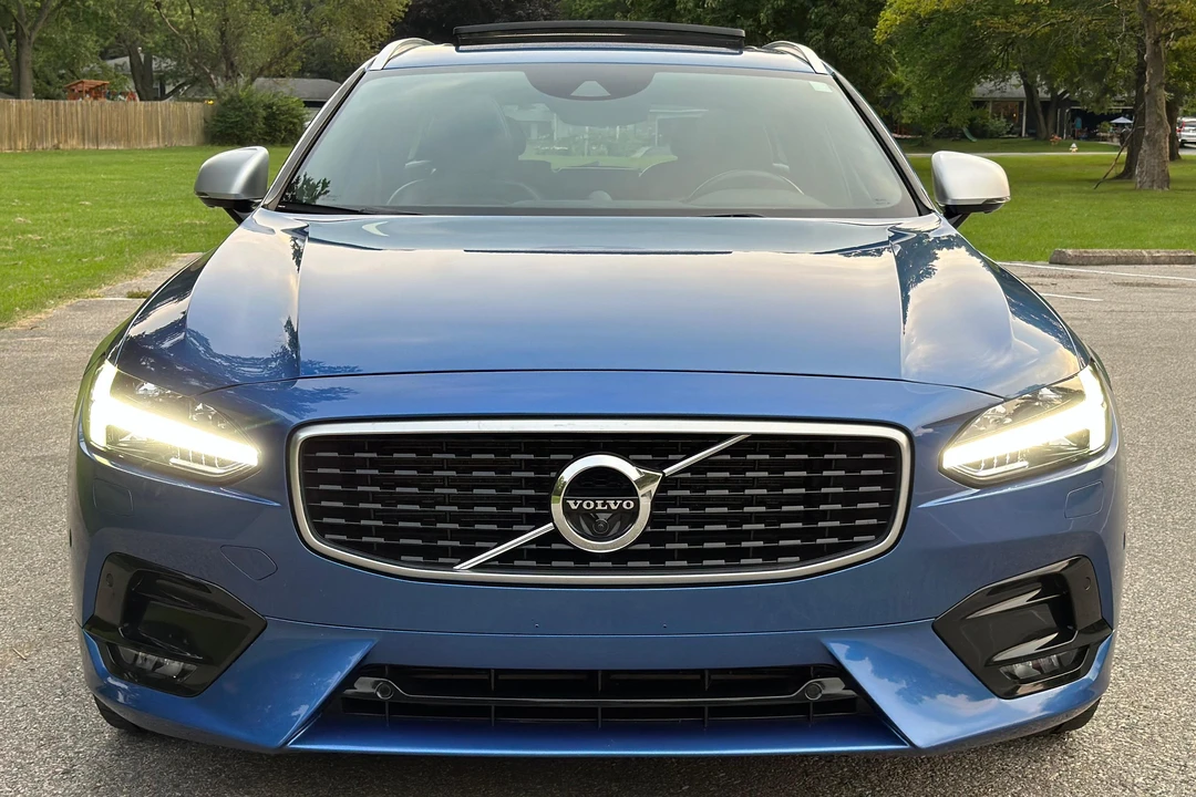 2018 Volvo V90 - Image 2 of 31