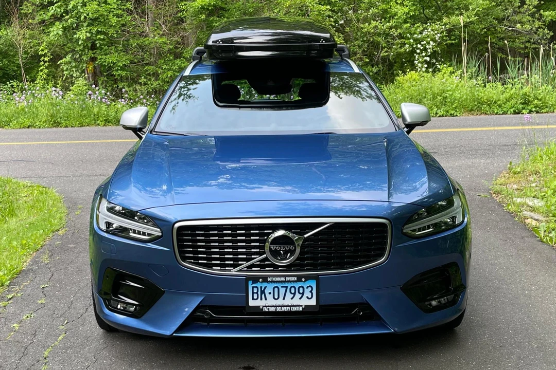 2018 Volvo V90 - Image 2 of 31