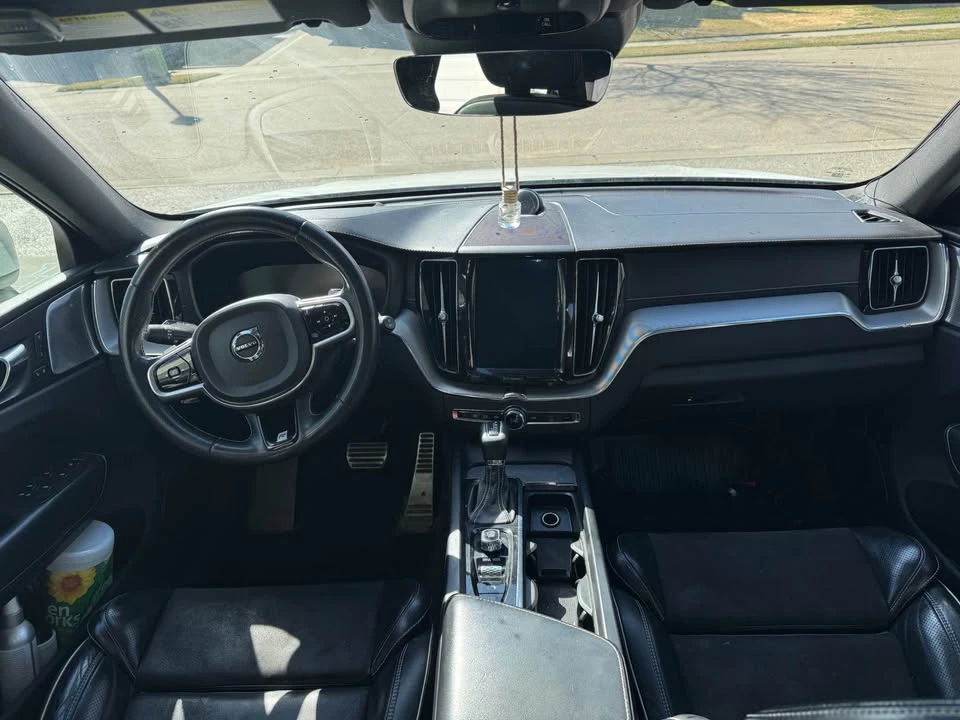 2018 Volvo XC60 2nd Gen - Image 5 of 8