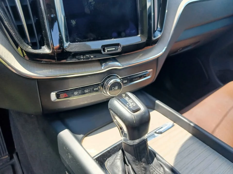 2018 Volvo XC60 2nd Gen - Image 10 of 20