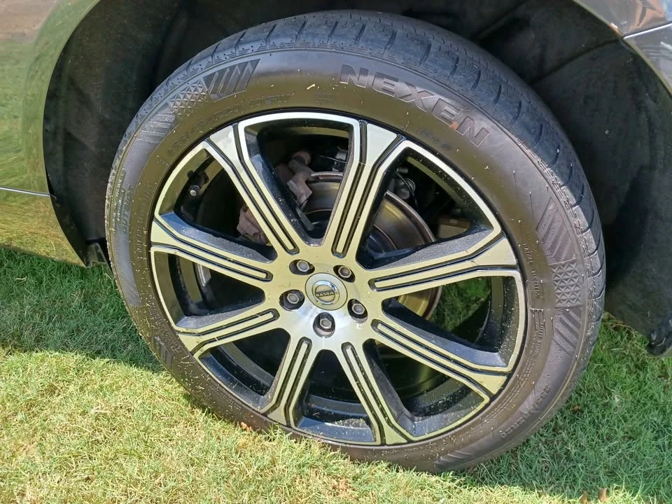 2018 Volvo XC60 2nd Gen - Image 5 of 20