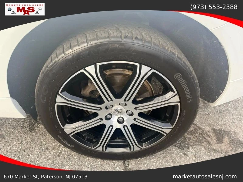 2018 Volvo XC60 2nd Gen - Image 9 of 12