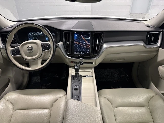 2018 Volvo XC60 2nd Gen - Image 13 of 21