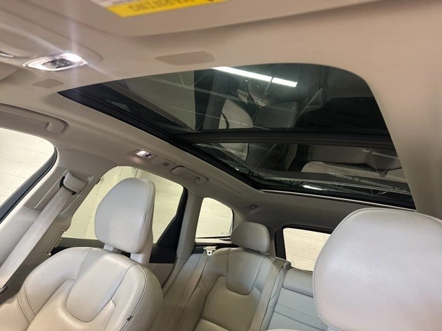 2018 Volvo XC60 2nd Gen - Image 14 of 21