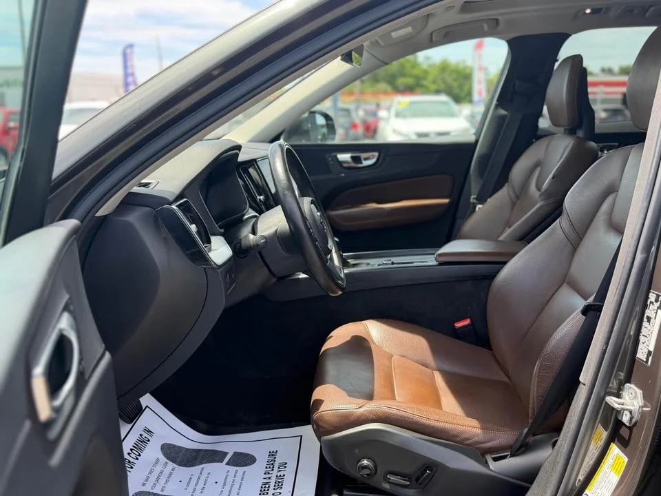 2018 Volvo XC60 2nd Gen - Image 9 of 20