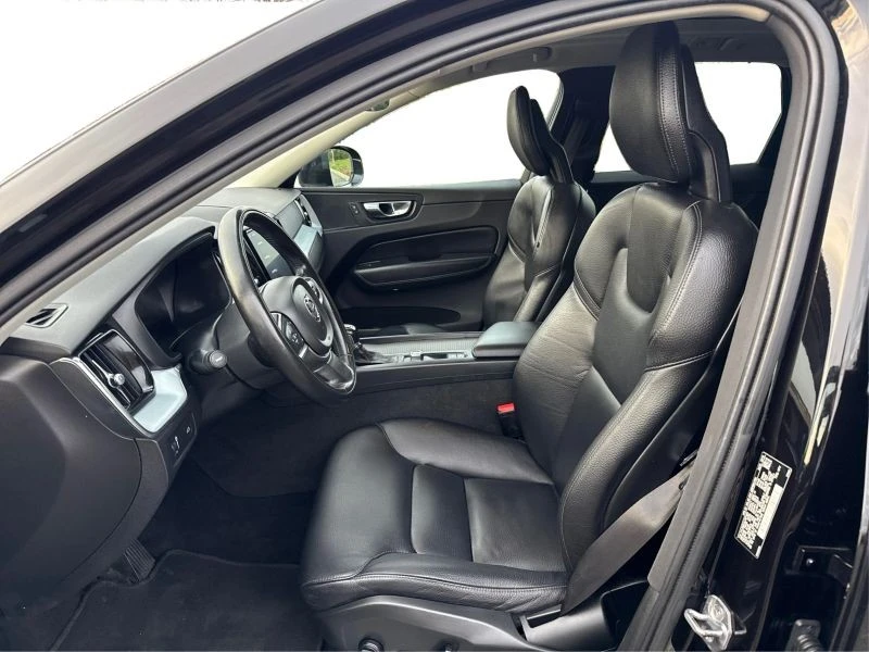 2018 Volvo XC60 2nd Gen - Image 9 of 12