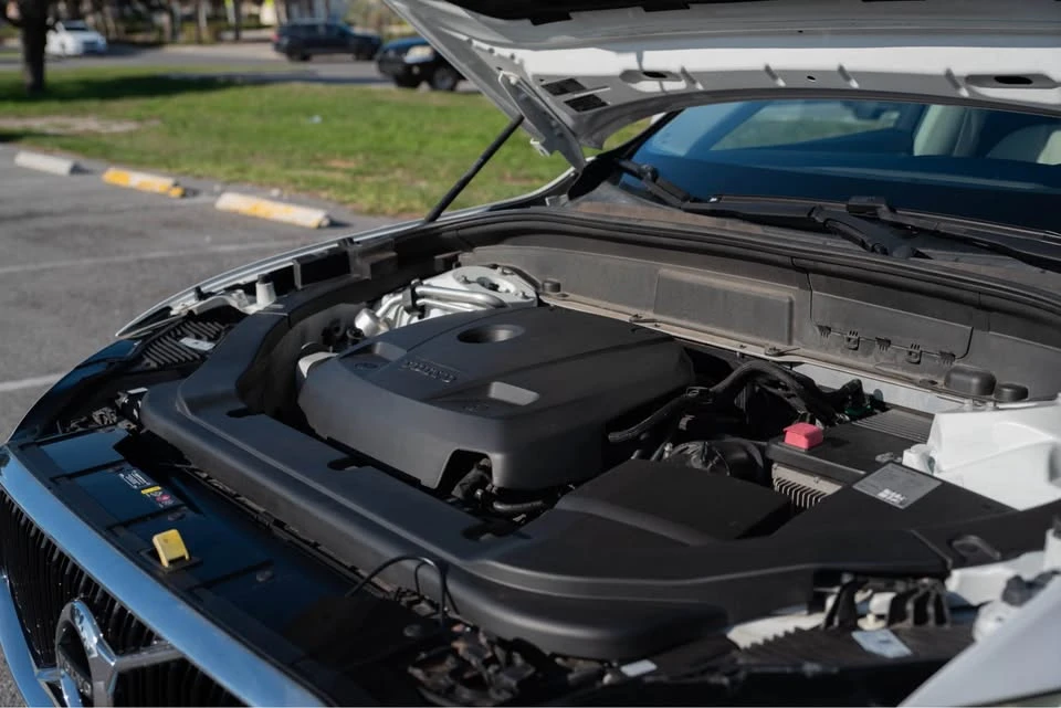 2018 Volvo XC60 2nd Gen - Image 14 of 16