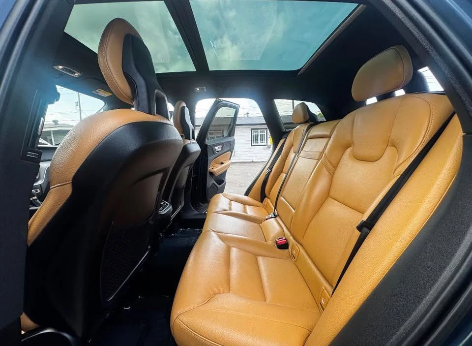 2018 Volvo XC60 2nd Gen - Image 14 of 19