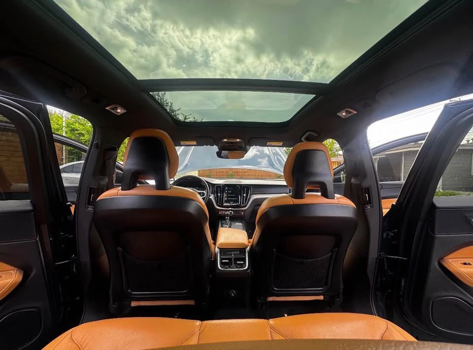 2018 Volvo XC60 2nd Gen - Image 12 of 19