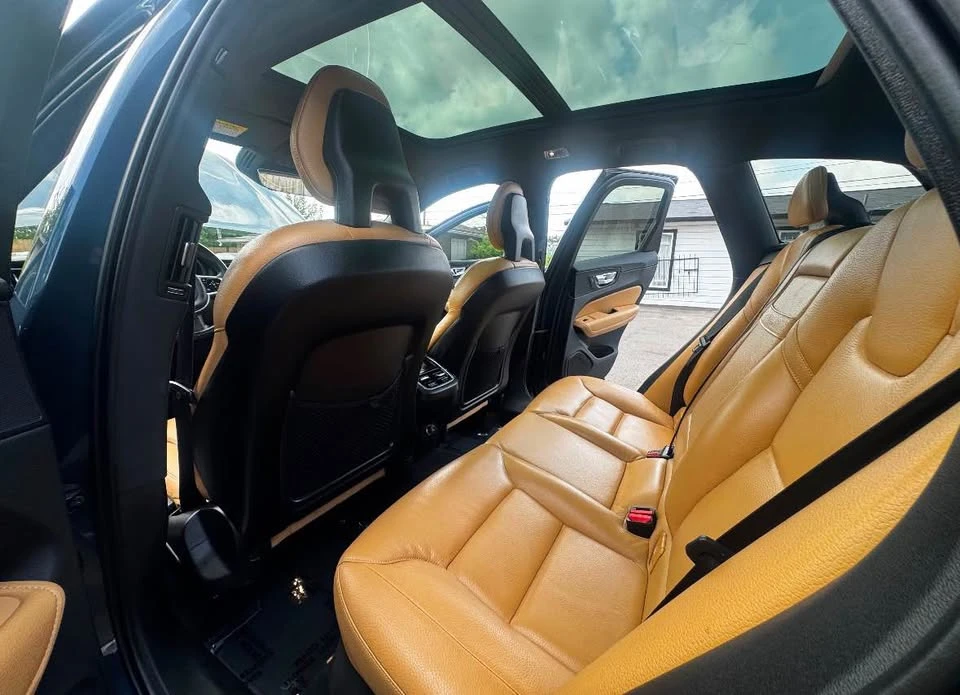2018 Volvo XC60 2nd Gen - Image 11 of 19