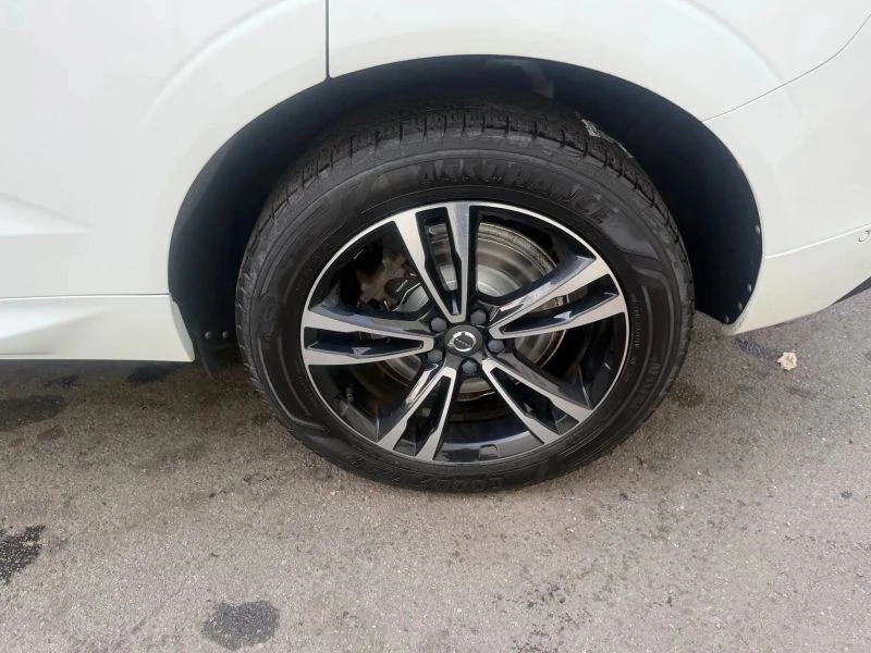 2018 Volvo XC60 2nd Gen - Image 9 of 12