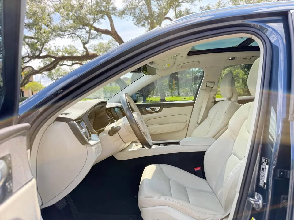 2018 Volvo XC60 2nd Gen - Image 13 of 16