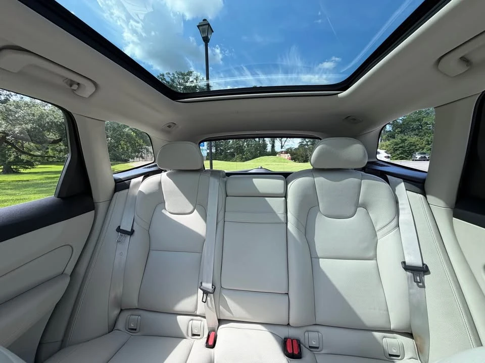 2018 Volvo XC60 2nd Gen - Image 4 of 16