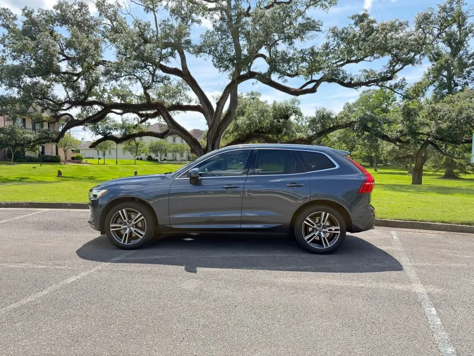 2018 Volvo XC60 2nd Gen - Image 2 of 16