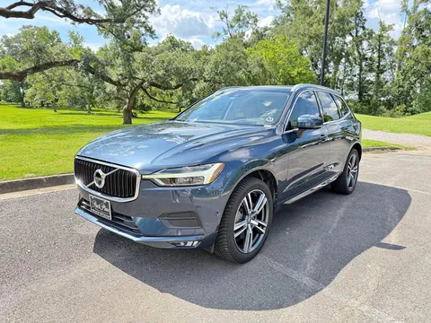2018 Volvo XC60 T6 Momentum Sport Utility 4D